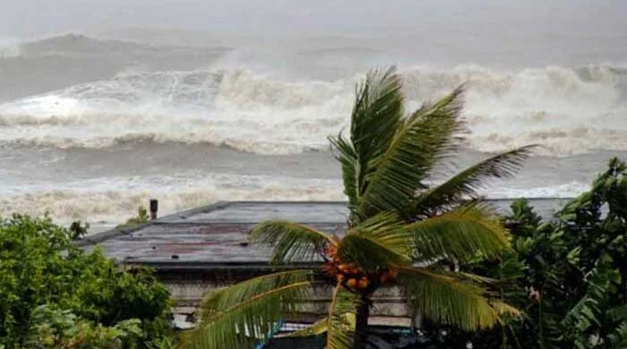 ঘূর্ণিঝড়টি বাংলাদেশে আঘাত হানবে কি না, জানালেন আবহাওয়াবিদ!